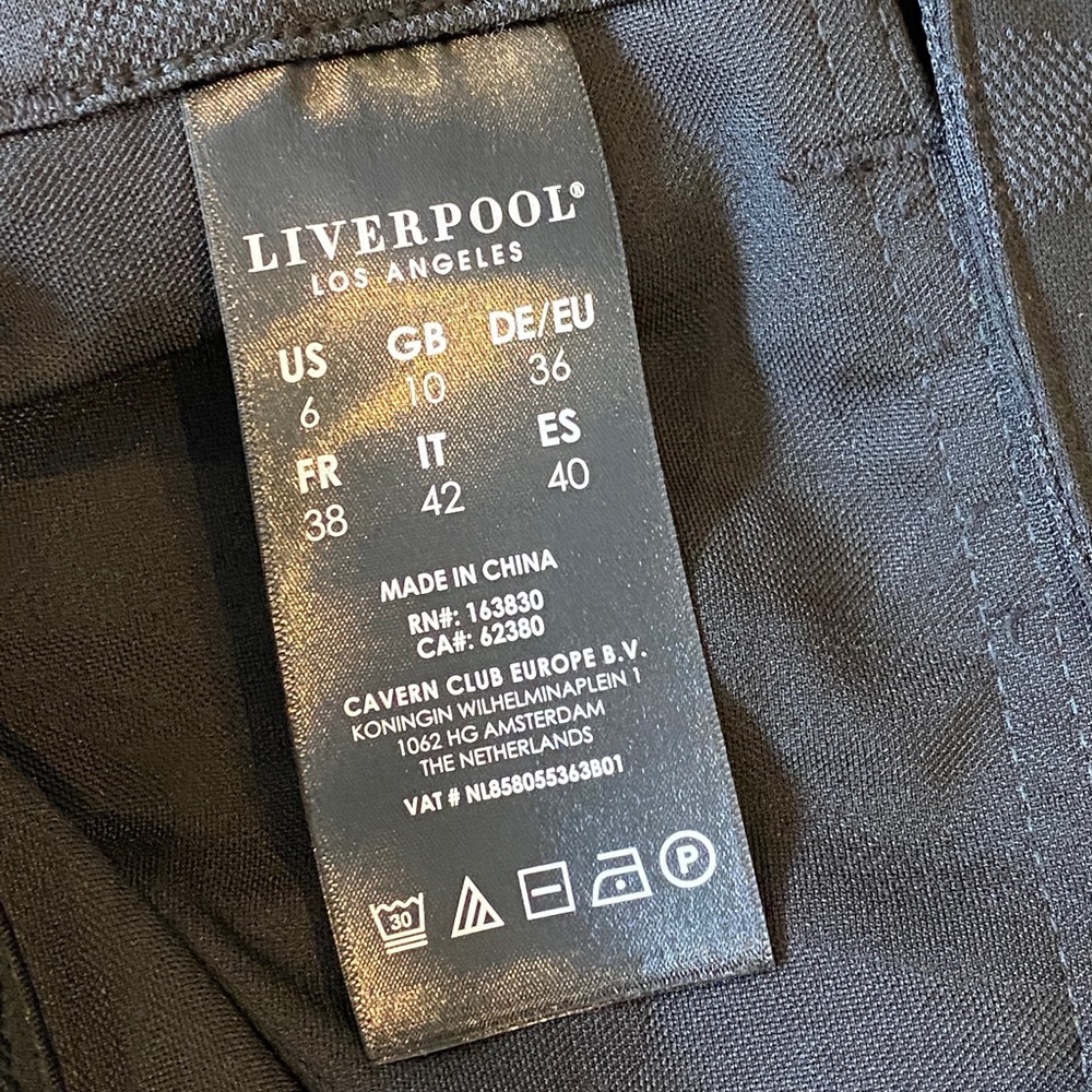 Liverpool Harleigh Crop Utility Pant In Black Camo - Picture 5 of 7